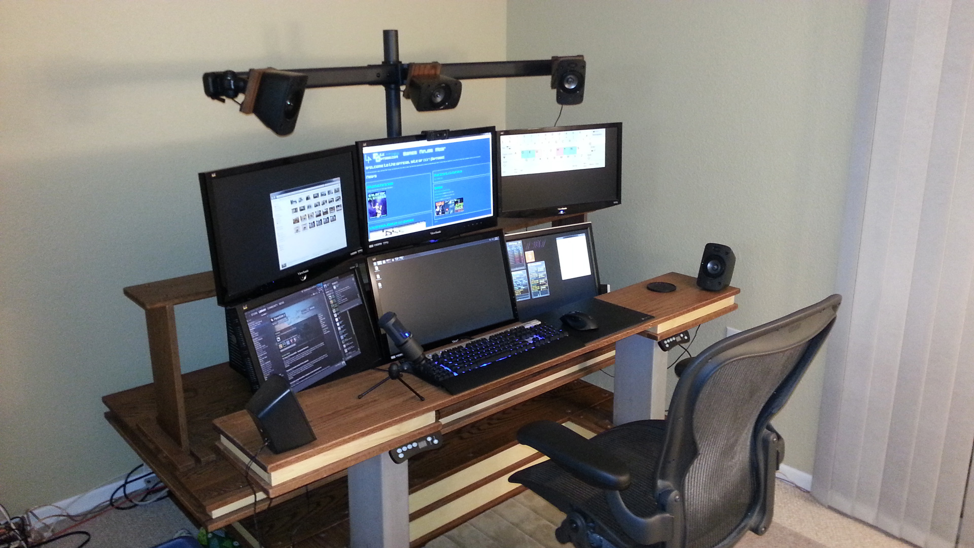 The Official Desk of 1337 Pwnage | The Official Site of 1337 Pwnage